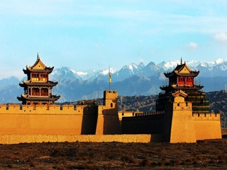 Jiayuguan      Fort